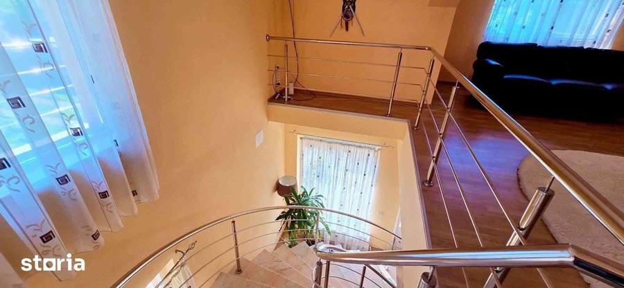 Casă cu 5 camere cu Teren 528.29 Mp în Central