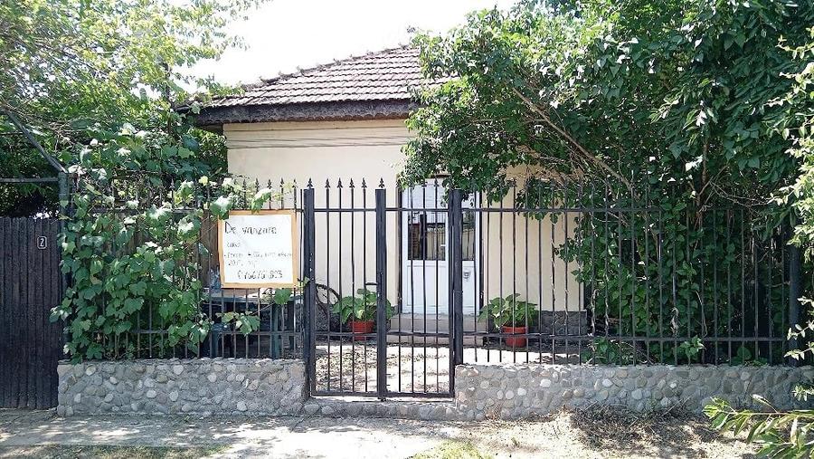 Casă cu 3 camere cu Teren 4000 Mp în Racovița
