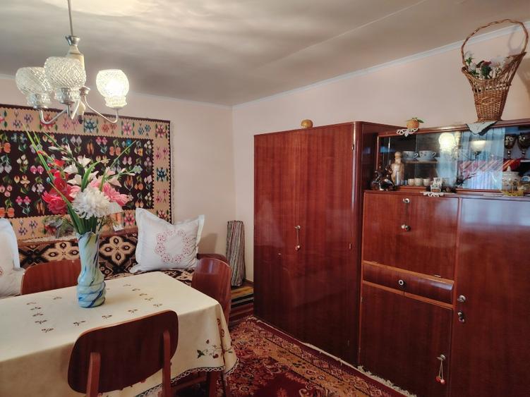 Casă individuală cu 4 camere cu Teren 2400 Mp în Cârja