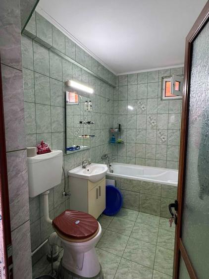 Casă cu 3 camere în Lacu Dulce