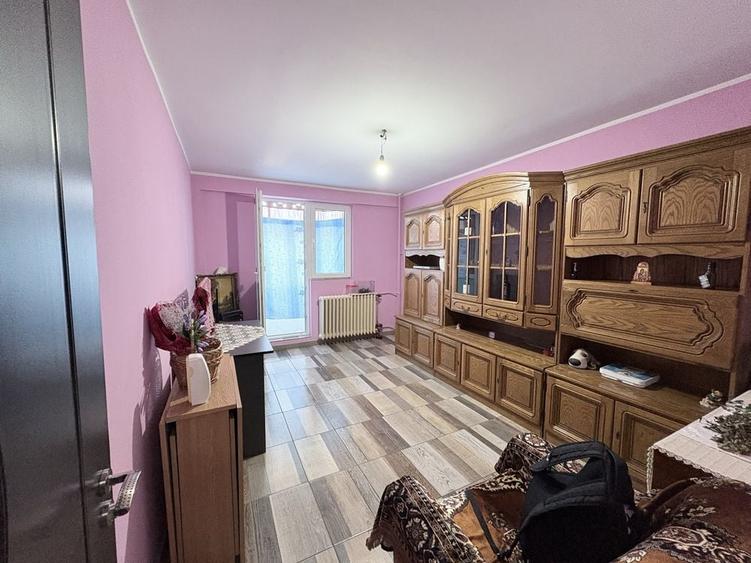 Apartament cu 2 camere decomandat în Berceni