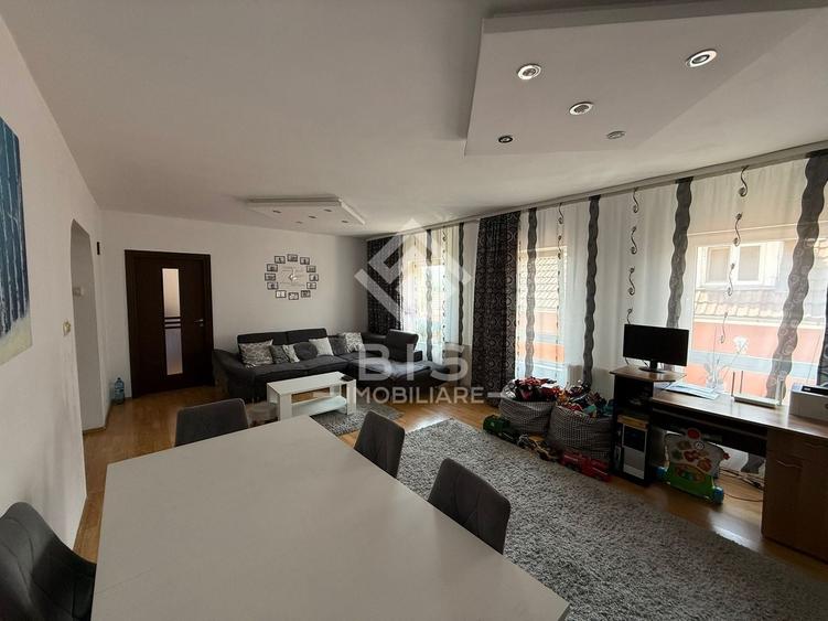 Apartament cu 4 camere decomandat în Sud