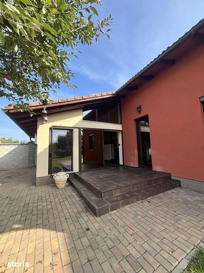 Casă cu 5 camere cu Teren 1098 Mp în Vladimirescu