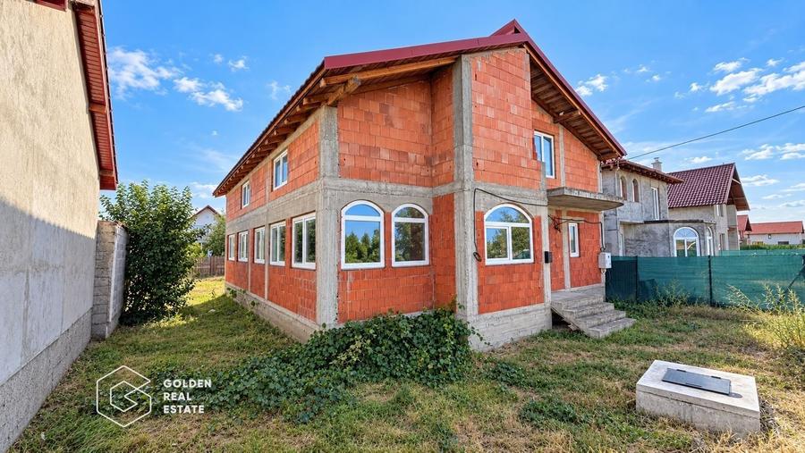 Casă individuală cu 5 camere cu Canalizare în Șagu