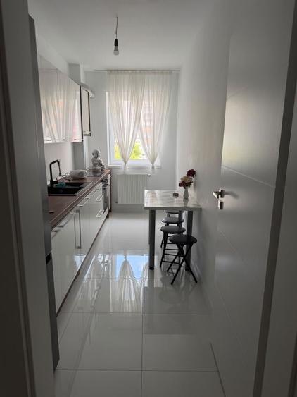 Apartament cu 2 camere decomandat în Exterior Vest