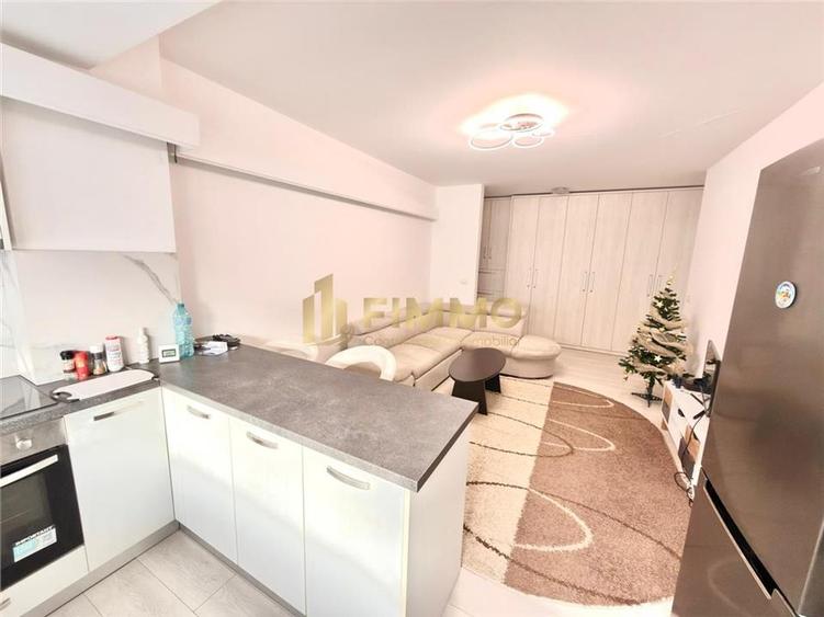 Apartament cu 2 camere semidecomandat în Ipotești
