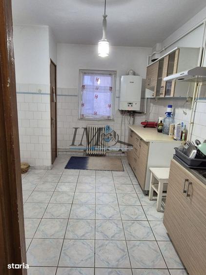 Apartament cu 4 camere decomandat în Central