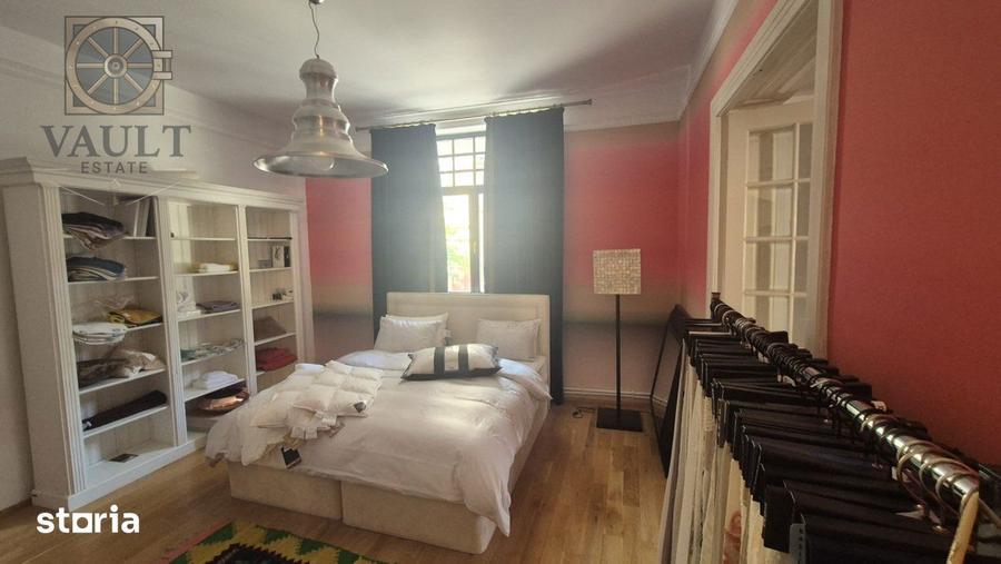 Apartament cu 5 camere decomandat în Moșilor