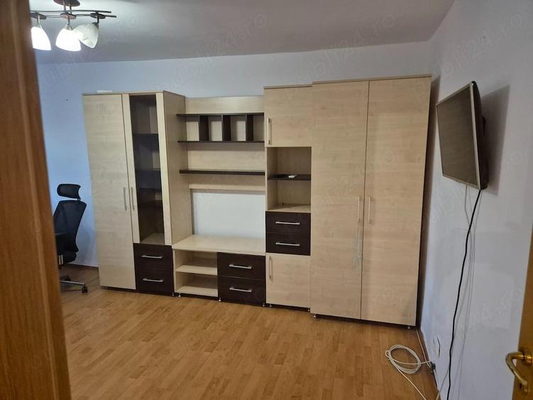 Apartament cu 2 camere decomandat în Girocului