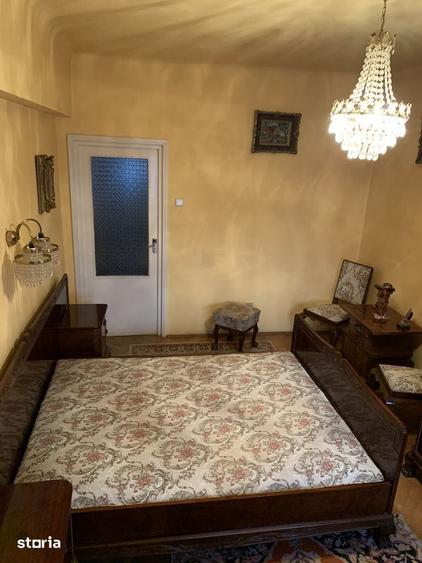 Apartament cu 3 camere decomandat, mobilat în Gruia