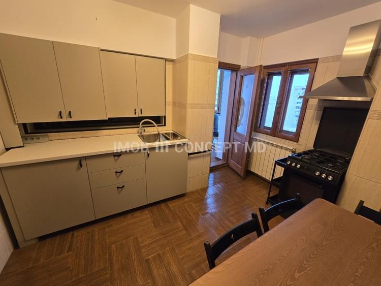 Apartament cu 2 camere decomandat, mobilat în Republicii