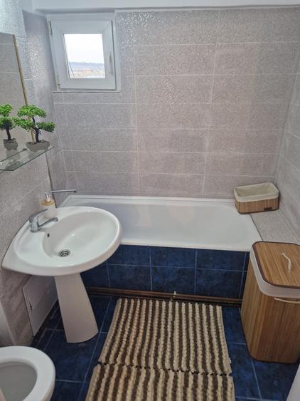 Apartament cu 3 camere decomandat în Popoveni