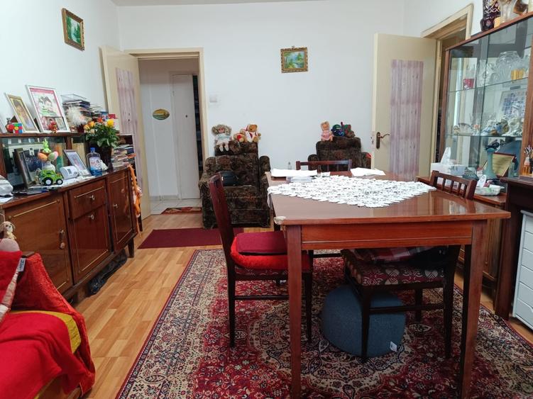 Apartament cu 3 camere circular în Astra