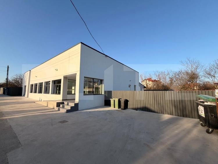 Spațiu comercial, de 245 mp, în Raciu