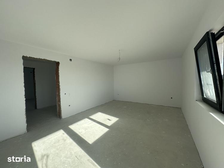 Casă cu 5 camere cu Teren 1045 Mp în Târgșoru Vechi