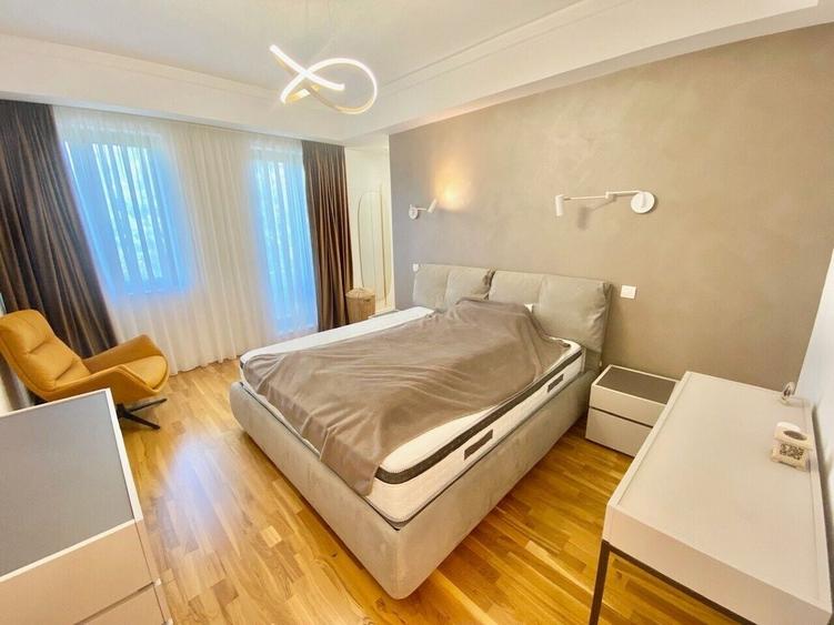 Apartament cu 3 camere decomandat, mobilat în Calea Victoriei