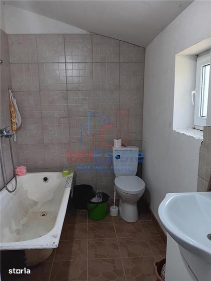 Casă cu 4 camere cu Teren 4239 Mp în Scobinți