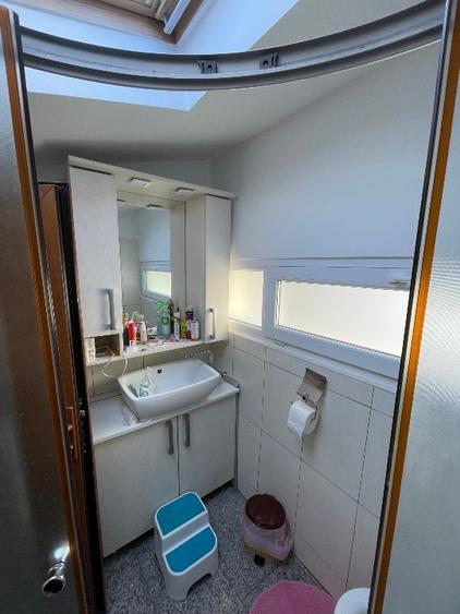 Apartament cu 3 camere semidecomandat în Apărătorii Patriei