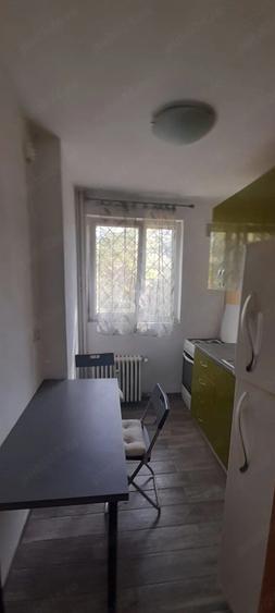 Apartament cu 2 camere semidecomandat în Cantemir