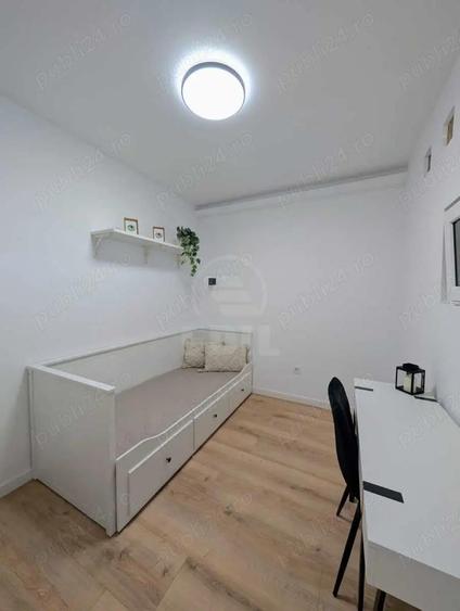 Apartament cu 3 camere semidecomandat în Central