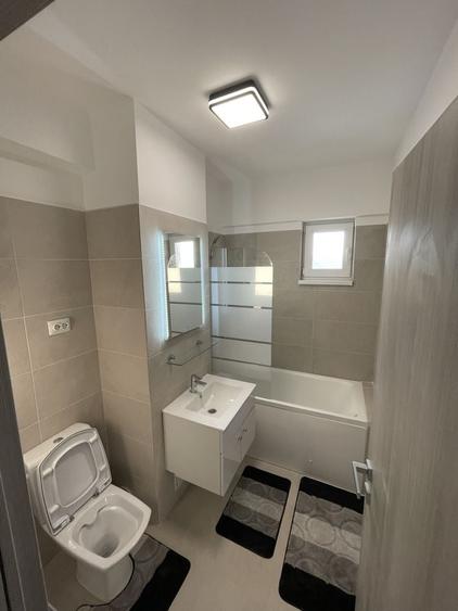 Apartament cu 2 camere decomandat în Calea București