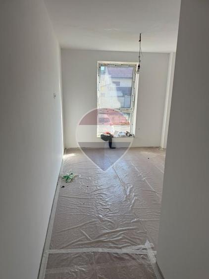 Apartament cu 2 camere decomandat în Hotvon