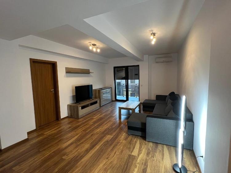 Apartament cu 3 camere decomandat, mobilat în Dumbrăvița