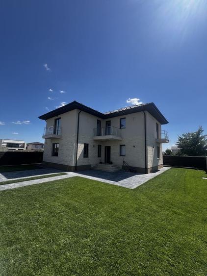 Casă cu 4 camere în Păulești