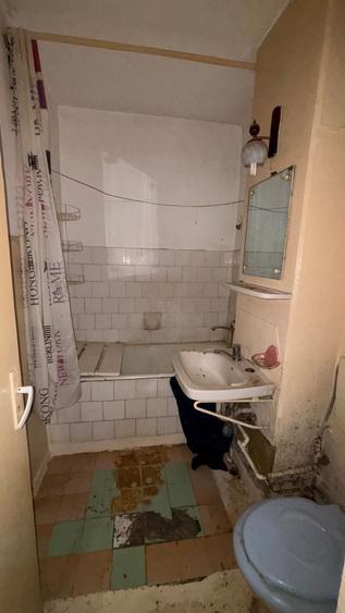 Apartament cu 3 camere decomandat în Cetate