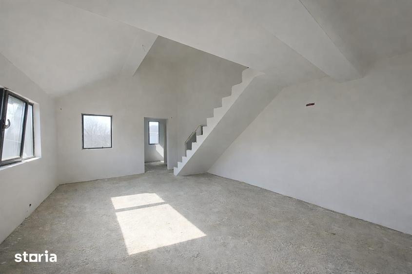 Casă cu 5 camere cu Teren 285 Mp în Valu lui Traian
