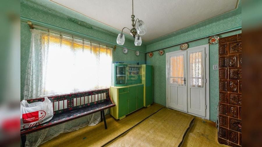 Casă cu 5 camere cu Teren 2594 Mp în Sic