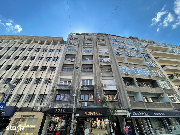 Apartament cu 4 camere semidecomandat în Victoriei