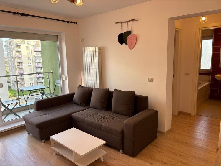 Apartament cu 2 camere decomandat, mobilat în Tractorul