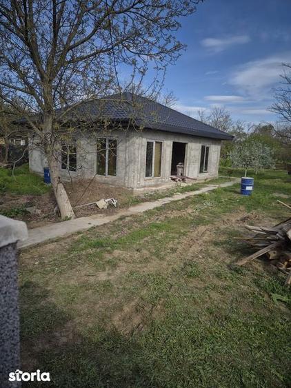 Casă cu 2 camere cu Teren 80 Mp în Alexeni