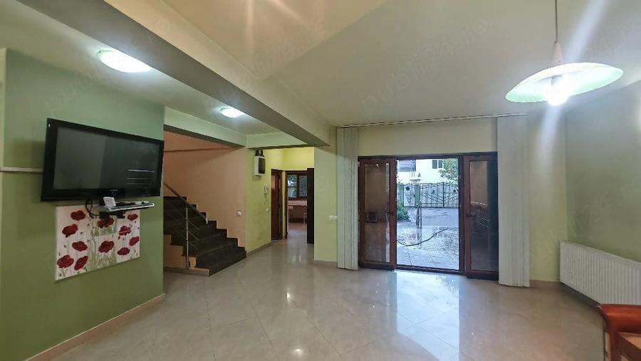 Casă cu Teren 450 Mp în Central