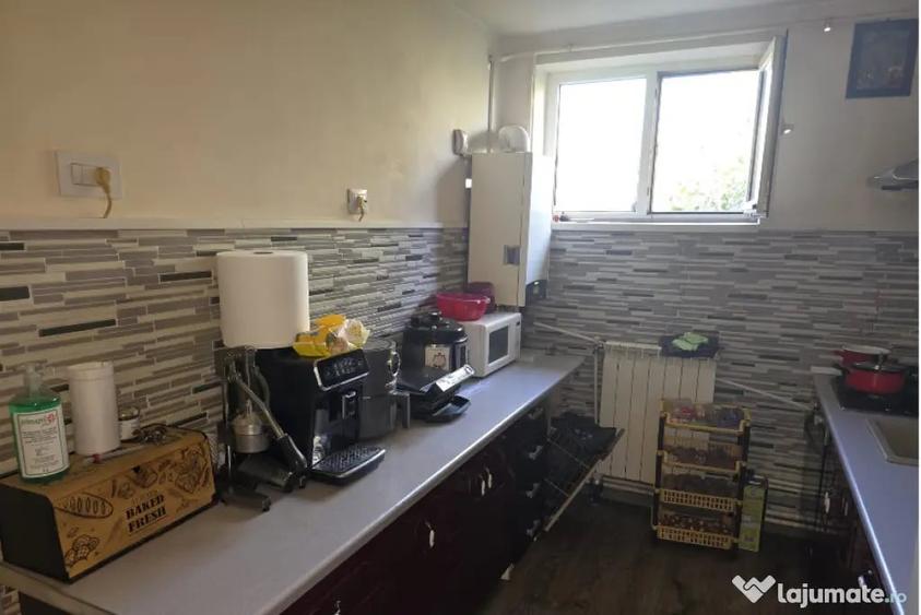 Apartament cu 2 camere decomandat în Rovine