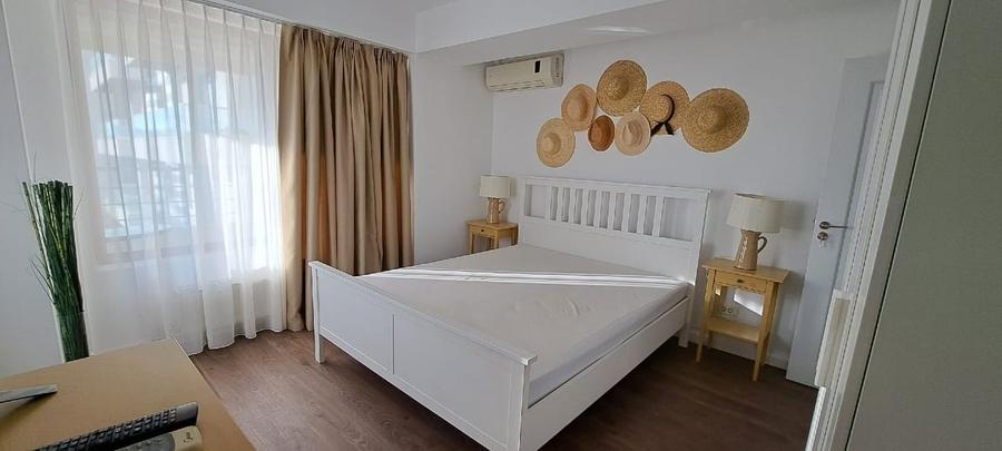 Apartament cu 2 camere decomandat, mobilat în Central