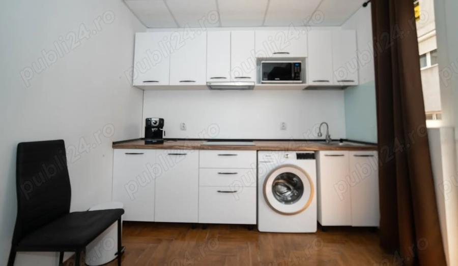 Apartament cu 3 camere în Piața Centrală