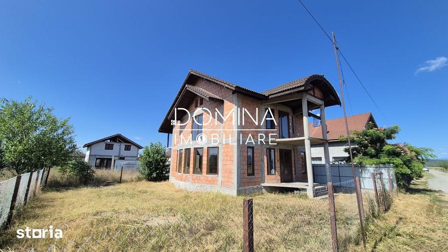 Casă cu 6 camere cu Teren 300 Mp în Central