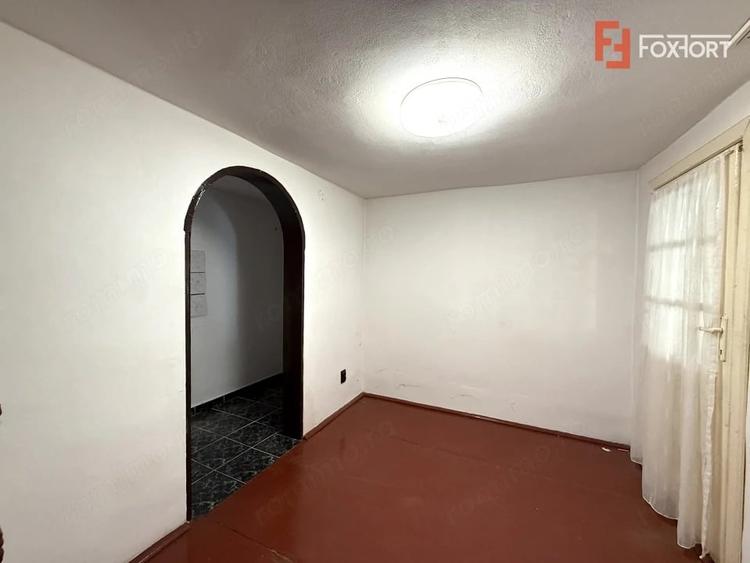 Casă cu 4 camere cu Teren 430 Mp în Plopi