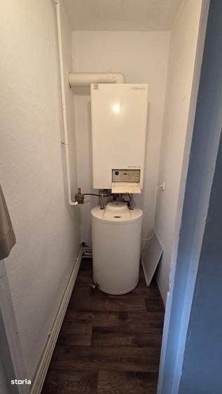 Apartament cu 4 camere decomandat în Micro 15