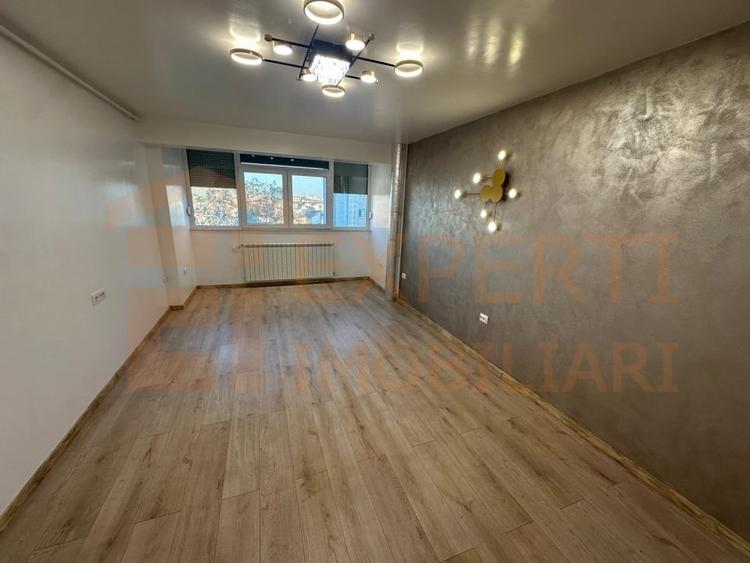 Apartament cu 2 camere decomandat în Casa de Cultură