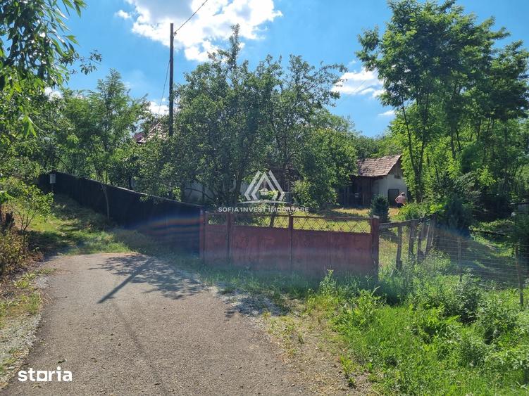 Casă cu 3 camere cu Teren 2604 Mp în Sâmboleni