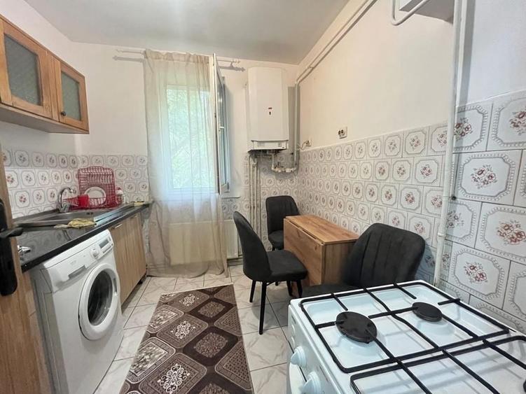Apartament cu 3 camere semidecomandat în Tudor Vladimirescu
