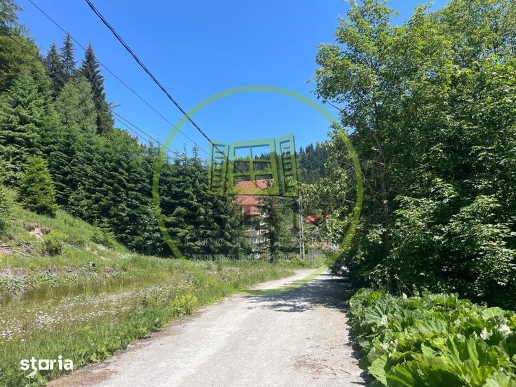 Teren de 1936 mp, în Central