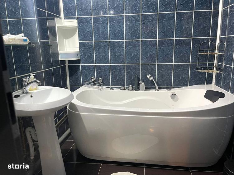 Apartament cu 3 camere decomandat în Berceni