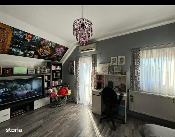 Casă cu 4 camere semidecomandat cu Teren 1000 Mp în Sălard