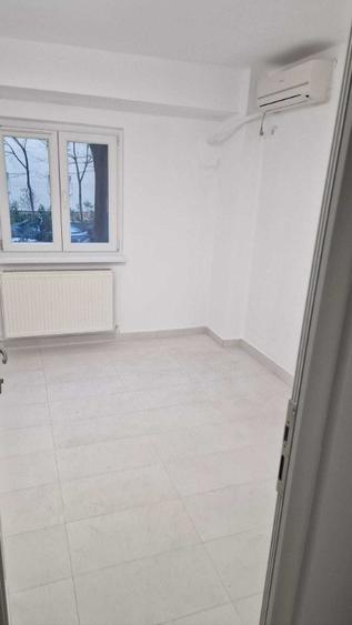 Apartament cu 3 camere decomandat, mobilat în Tei