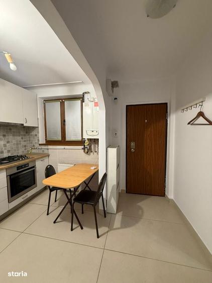 Apartament cu 2 camere semidecomandat în Horea