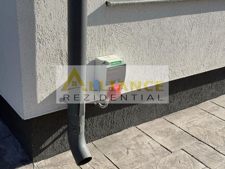 Casă individuală cu 4 camere cu Canalizare în Berceni